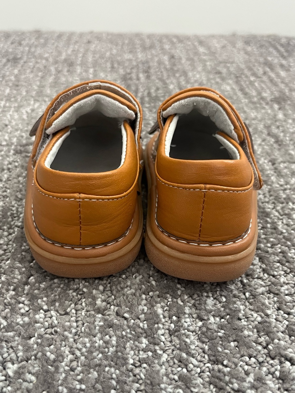 NWOT “Fetch the Dog” Brown Toddler Shoe - Picture 3 of 5